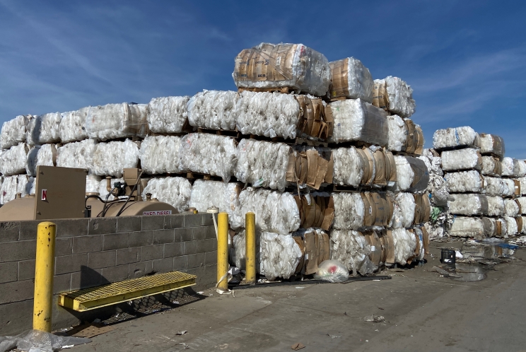 El Reciclaje de espuma ha sido aceptado y descatado ampliamente en el mundo con conjuntos esfuerzos.