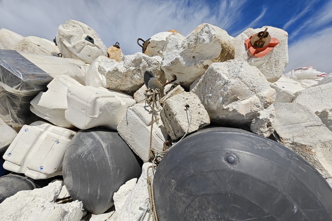 ¿Cómo Ecologica Chile resuelve el reciclaje de boyas EPS con compactador de plumavit?